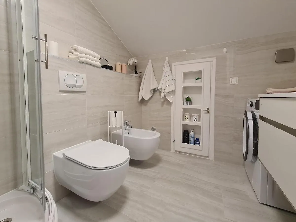 Apartment Magnolia بيتريتْشاني