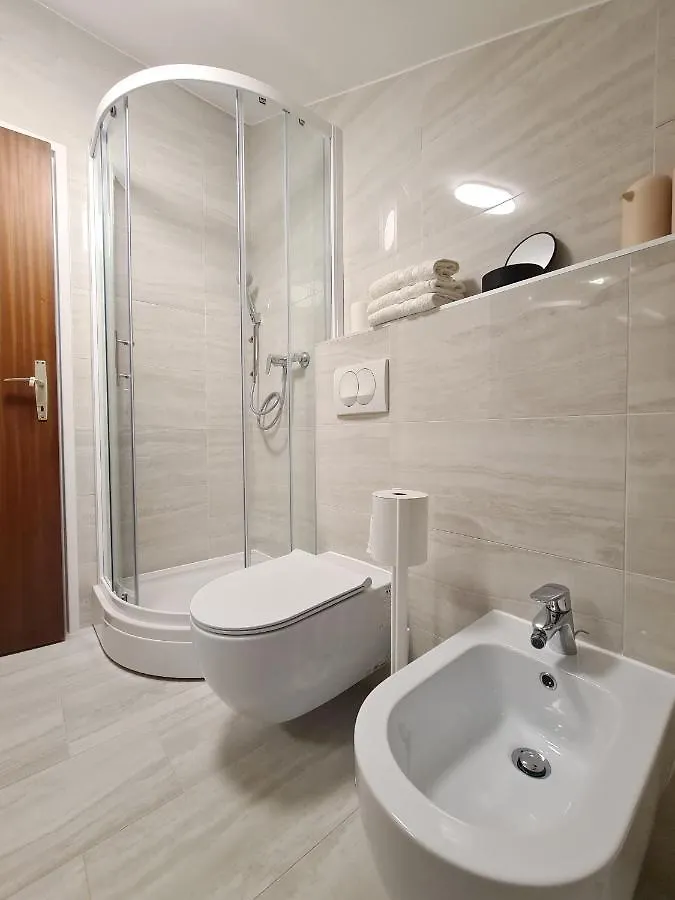 Apartment Magnolia بيتريتْشاني