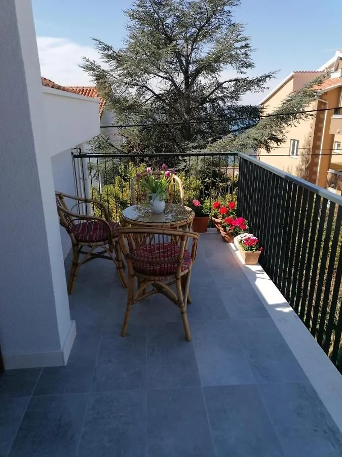 Apartment Magnolia بيتريتْشاني