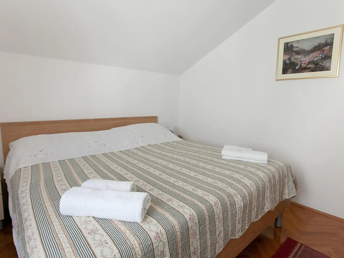 Apartment Magnolia بيتريتْشاني