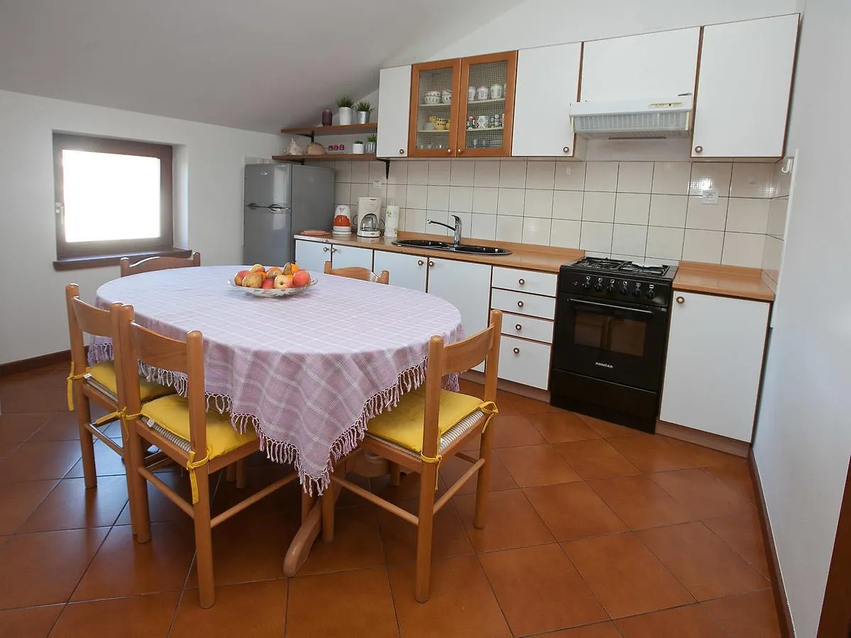 Apartment Magnolia بيتريتْشاني